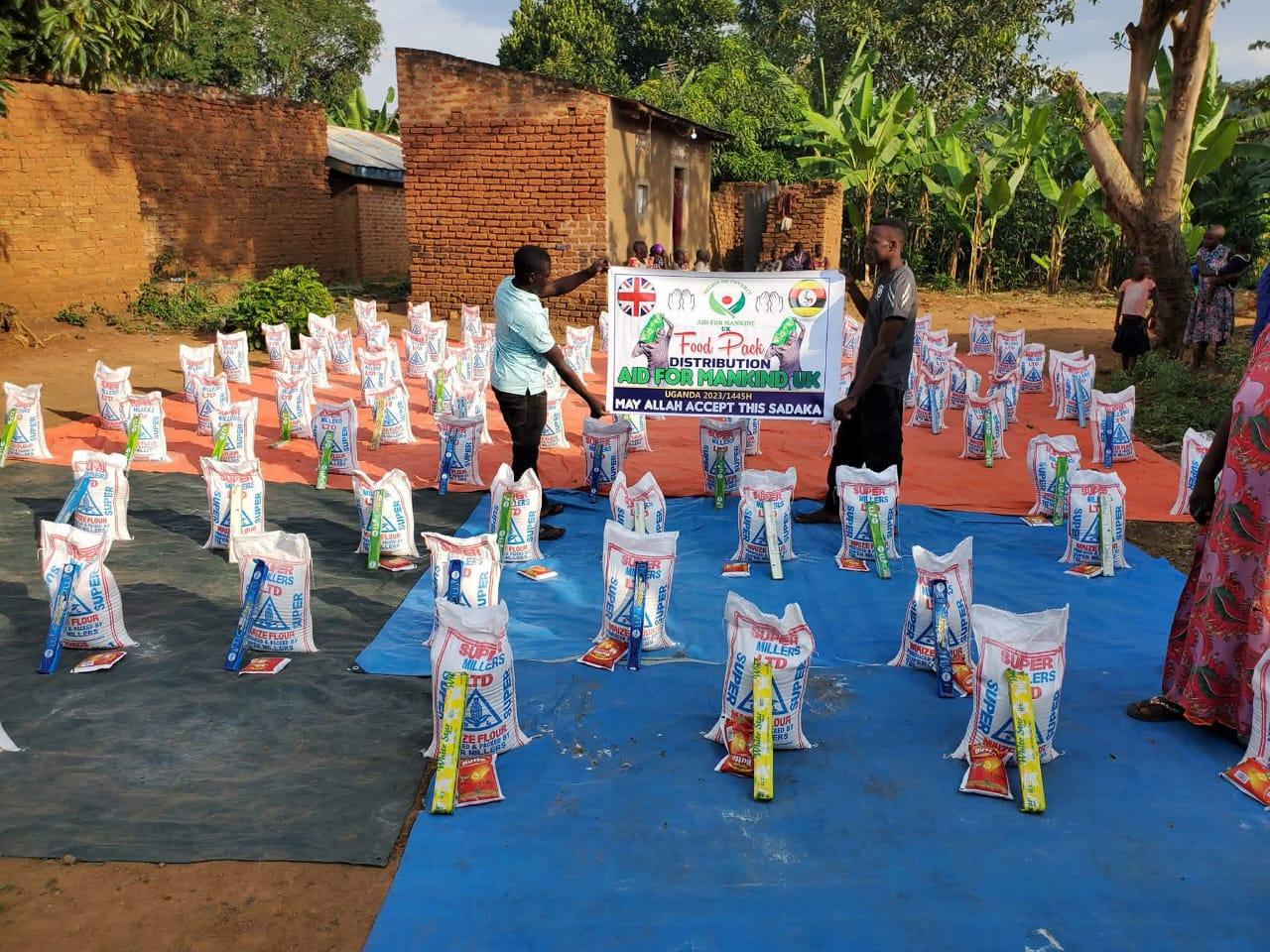 Children receiving aid in Uganda